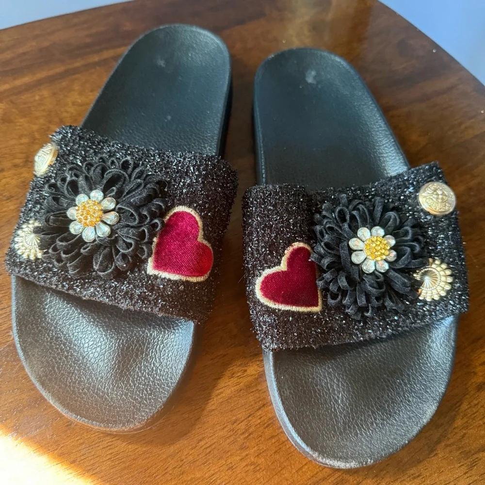 Size 10 women's sandals embellished pendants floral rhinestones, velvet heart - Picture 6 of 13